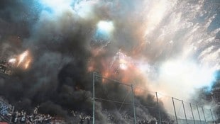 Auch Pyro-Shows wie im Vorjahr wollen die Veranstalter auf den Rängen diesmal bei der Neuauflage des Cup-Finales verhindern. (Bild: Sepp Pail)