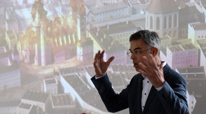 Museumsdirektor Reinhard Gratz erklärte Details