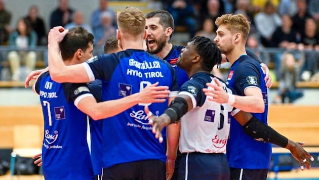 Die Hypo-Volleyballer jubelten am Mittwoch über den 3:1-Heimsieg gegen Hartberg. (Bild: GEPA pictures)