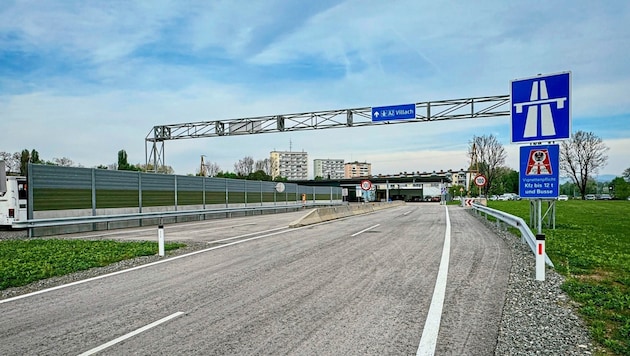 Das ist sie, die kürzeste Autobahn Österreichs – die A 122 – mitten in Klagenfurt (Bild: Hannes Wallner)