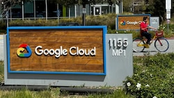 Die Aktivisten hatten mehrere Stunden lang wegen eines angeblichen Vertrags mit der israelischen Regierung das Büro eines Google-Managers besetzt. (Bild: AP)