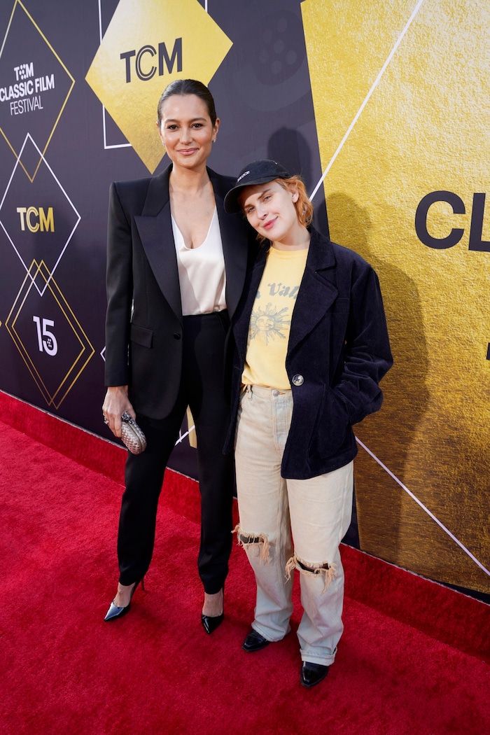Emma Heming-Willis trug einen schicken schwarzen Hosenanzug, während Tallulah in lässiger ...