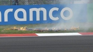 Aufregung um brennendes Gras am ersten Tag des Grand-Prix-Wochenendes in China. (Bild: X.com)