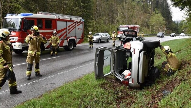 Der Unfall ging glimpflicher aus, als es zunächst aussah (Bild: FF Abtenau)