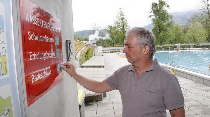 Operations manager Michael Hofer noted the temperatures on his blackboard for the first time ...