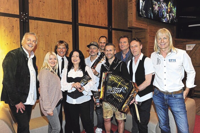 Kultiges Ensemble: Die Seer mit Hansi Hinterseer und Sepp Spielbichler von der Hohenhaus Tenne ...