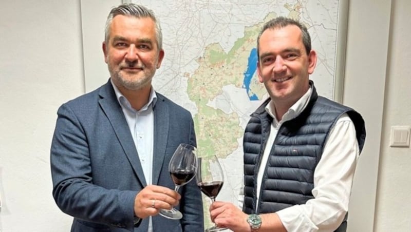Dorner und Oschep wollen die Weinwirtschaft absichern. (Bild: Büro LR)