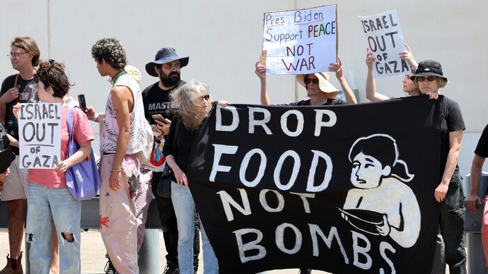 Linke Israelis haben gegen den Krieg im Gazastreifen und für einen Geisel-Deal mit der Hamas ...