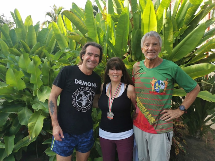 Mitglieder des Marathon Country Club: Deborah Lazerson aus San Diego (Mitte), Anton Reiter (re.) ...