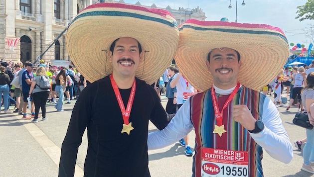 Diese beiden Mexikaner waren im Vorjahr einer der Blickfänge beim Vienna City Marathon. Heuer starten Läuferinnen und Läufer aus 146 Nationen. Viele von ihnen sammeln auch Länderpunkte. (Bild: Matthias Mödl)