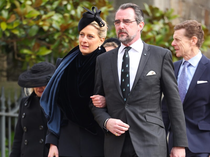 Das letzte gemeinsame Foto von Prinzessin Tatiana und Prinz Nikolaos im Februar 2024 auf dem Weg zur Trauerfeier für König Konstantin auf Schloss Windsor. (Bild: ROTA / Camera Press / picturedesk.com)