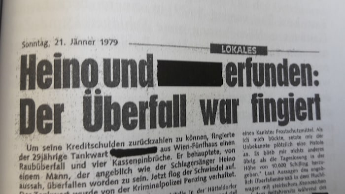 „Krone“-Bericht über fingierten Raubüberfall und einen Schlagerstar. Der Verlag hat alle Namen in Veiths Büchern geschwärzt. Der Datenschutz ist damit gewahrt. 