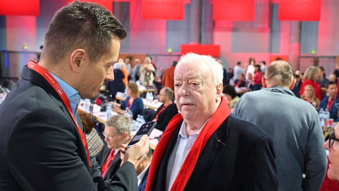 The former mayor of Vienna, Michael Häupl (right)