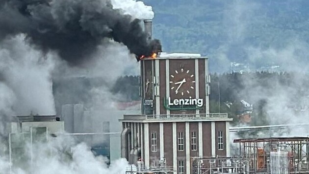 So spektakulär sah der Brand im Lenzinger Laugeturm aus (Bild: zVg)