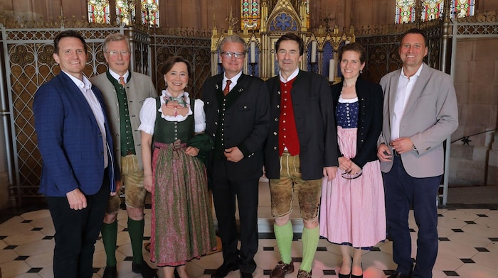 Die steirische Delegation mit den Familien Meran.