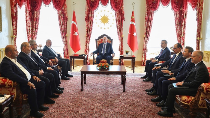 Erdogan (Mitte) als Gastgeber