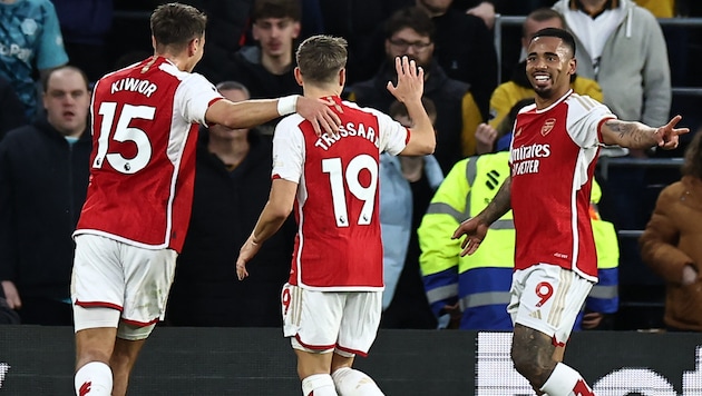 Große Freude bei den Arsenal-Kickern (Bild: AFP)