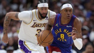 Peyton Watson (Nummer 8) von den Denver Nuggets