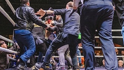 Nach dem Siegesjubel von Carlos Lamela eskalierte die Situation im Boxring. (Bild: Mario Urbantschitsch)