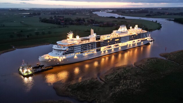 Hibrit tahrikli yeni yolcu gemisi Kuzey Denizi'ne ulaştı (Bild: Lars Penning / dpa / picturedesk.com)
