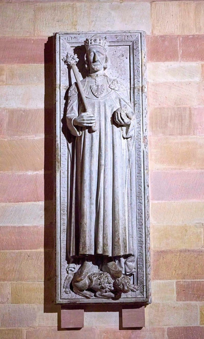 Rudolf I'in Speyer Katedrali'ndeki mezar levhası. Ölümünden kısa bir süre önce, gömülmek istediği Speyer'e çekildi. (Bild: Starpix/Alexander TUMA)