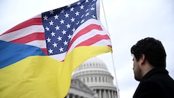 Die USA stehen weiter an der Seite der Ukraine. (Bild: APA/AFP/Brendan SMIALOWSKI)