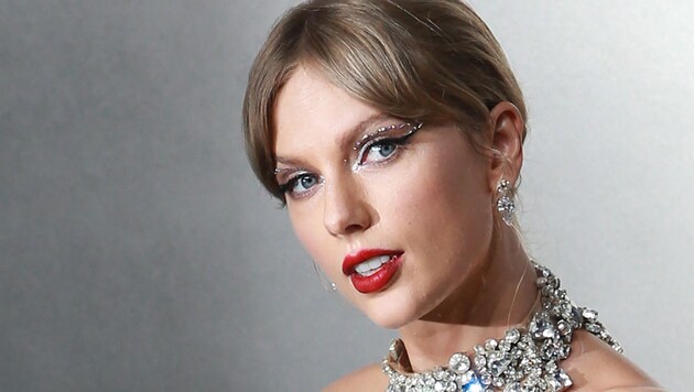 En küçük "Taylor Swift" hayranlarının ebeveynleri, megastarın yeni albümünü dinlerken çocuklarının kulaklarını kapatmayı tercih ediyor. (Bild: APA/AFP/Andres KUDACKI)