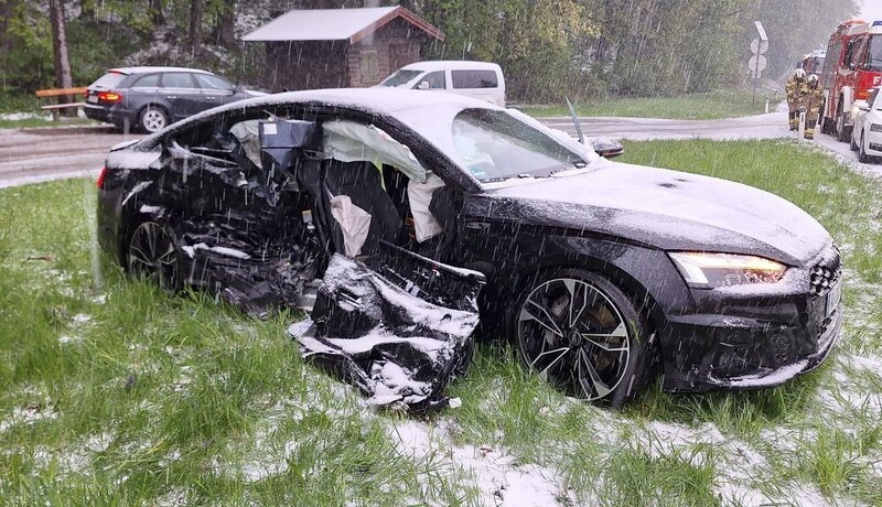 Der Audi hatte bereits Sommerreifen montiert (Bild: FF Thalgau)