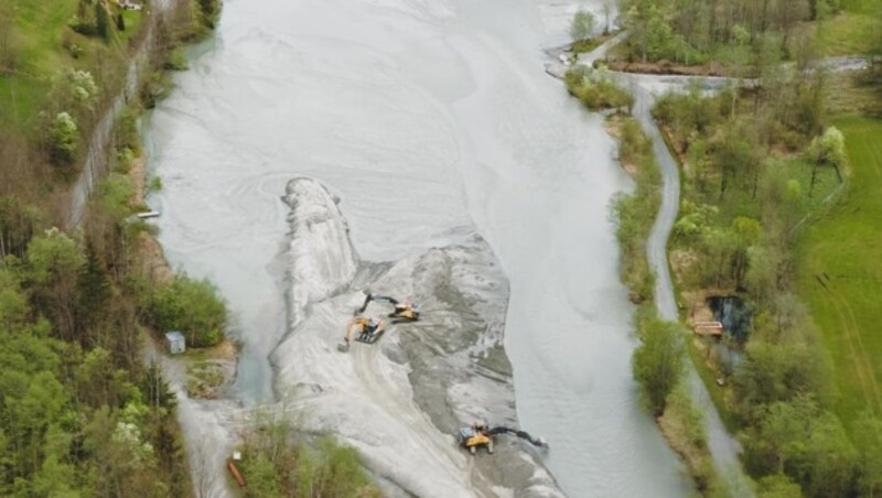 Aus dem Speicherteich Klammsee müssen Tonnen an Sediment ausgebaggert werden (Bild: EXPA/ JFK)