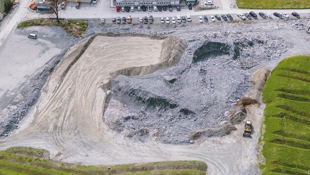 A Klammsee üledékét csak ideiglenesen tárolják a hinterwaldi hulladéklerakóban. (Bild: EXPA/ JFK)