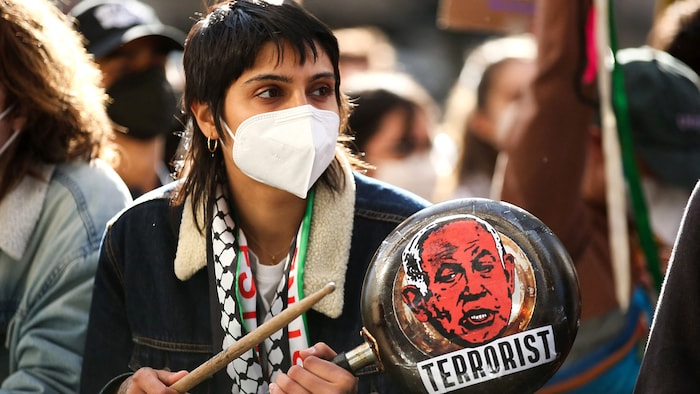 Für die Demonstranten ist Israels Premier Benjamin Netanyahu ein „Terrorist“.