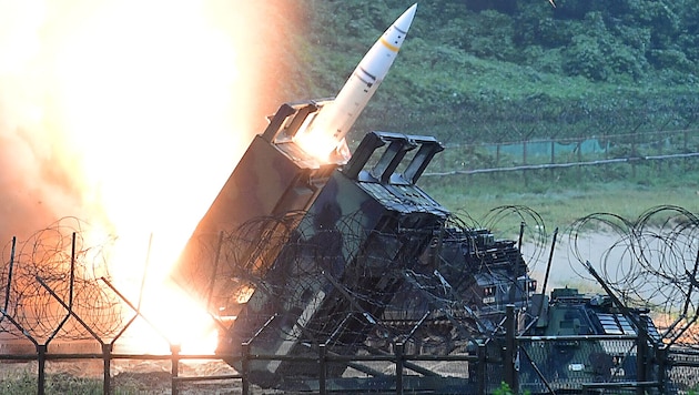 Abschuss einer Rakete des sogenannten Army Tactical Missile System (ATACMS) in Südkorea (Bild: AFP)