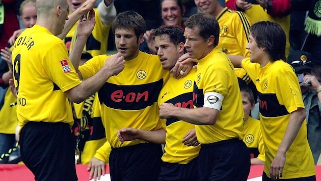 Lars Ricken (center) played for Dortmund from 1990 to 2019. (Bild: dpa/dpaweb/Tobias Heyer)