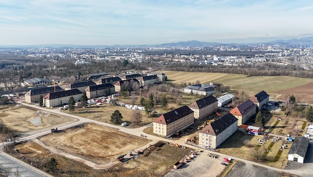 A primary care center including radiology and pharmacy will be built in high-quality containers on the former barracks site. (Bild: © Harald Dostal / 2024)