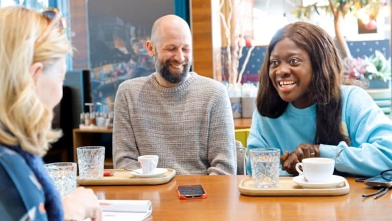 The marathon couple in an interview with Conny Bischofberger (Bild: Klemens Groh )