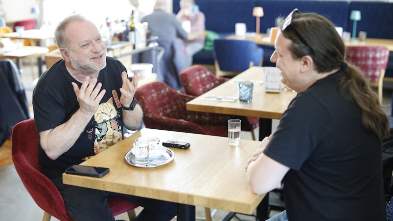 Reinhard Nowak im Gespräch mit „Krone“-Redakteur Robert Fröwein. (Bild: Reinhard Holl)