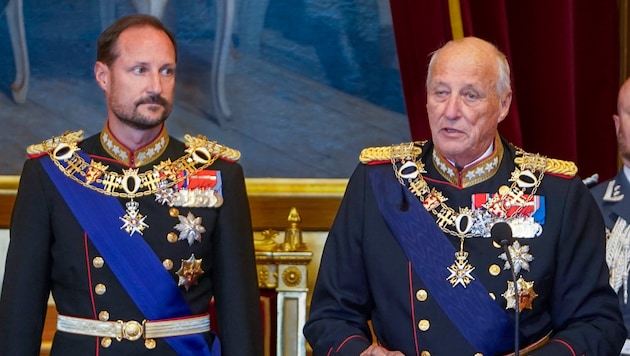 Kronprinz Haakon und König Harald von Norwegen (Bild: Terje Pedersen / NTB / picturedesk.com)