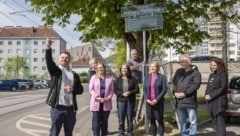 Bei der Segnung der Wolfgang-Pucher-Gasse waren die Stadtpolitik Graz, die VinziWerke und Pfarrer Bernhard Pesendorfer anwesend. (Bild: Stadt Graz/Foto Fischer)