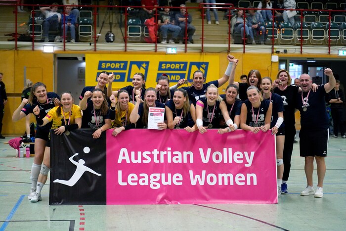 Post jubelte über Bronze.