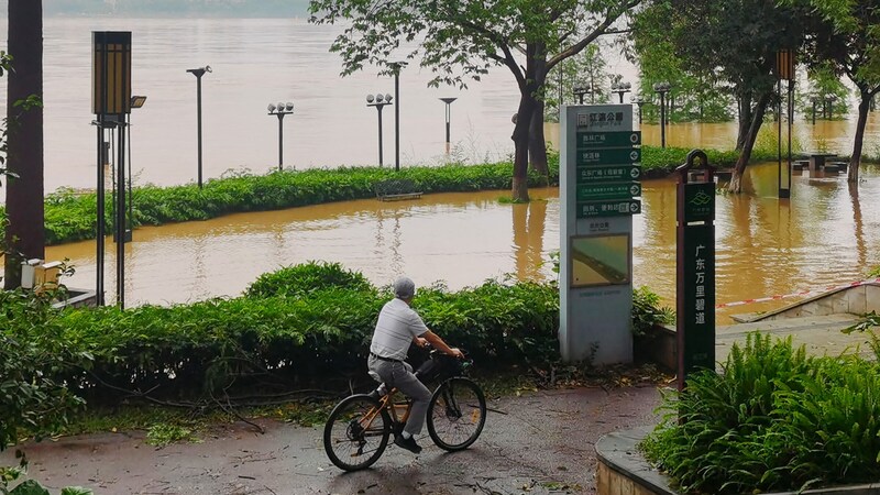 In der Provinz Guangdong stiegen Flüsse an. (Bild: AFP)