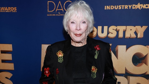 Shirley MacLaine is celebrating her 90th birthday - and has no intention of retiring. (Bild: APA/Getty Images via AFP/GETTY IMAGES/Steven Simione)