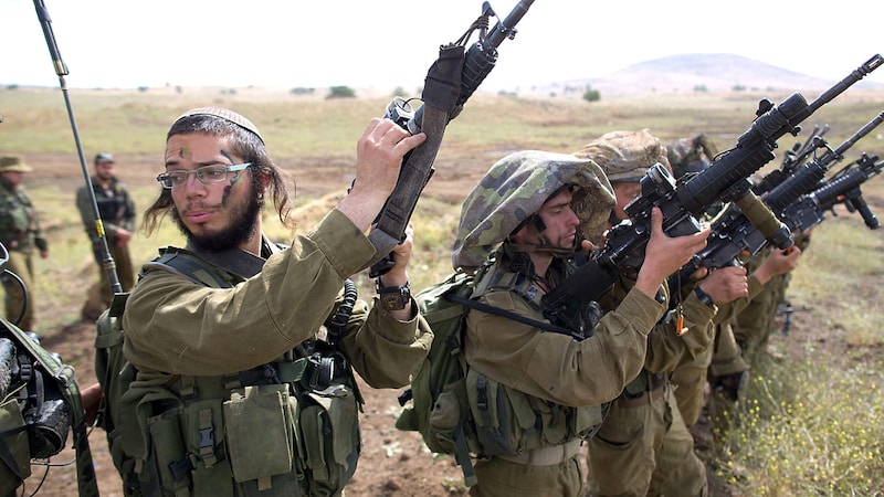 Members of the Netzach Yehuda Battalion during an exercise (Bild: AFP)