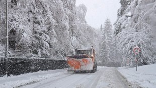 Die winterlichen Bedingungen machen vielen Autofahrern zu schaffen.  (Bild: CHRISTOF BIRBAUMER)