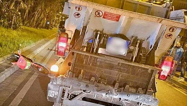Eine deutsche Studentin (27) wurde in Neapel von diesem Müllwagen erfasst und getötet. Ermittlungen zum Unfallhergang laufen. (Bild: Comune di Napoli)