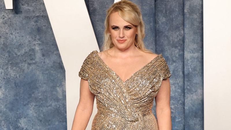 Rebel Wilson schildert in ihrer Autobiografie, dass sie von einem britischen Royal zu einer Orgie eingeladen wurde. (Bild: APA/Getty Images via AFP/GETTY IMAGES/Amy Sussman)