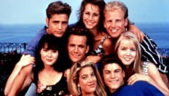 Shannen Doherty trug auf einem der berühmtesten Bilder der „Beverly Hills 90210“-Stars das Kleid, indem Tori Spelling ihre Jungfräulichkeit verlor. (Bild: Everett Collection / picturedesk.com)