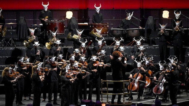 The acclaimed British Aurora Orchestra provides new impetus - and is coming to Linz. (Bild: Mark Allan)