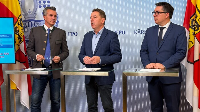 Klubobmann-Stellvertreter Gernot Darmann, Landesparteiobmann Erwin Angerer und 2. ...