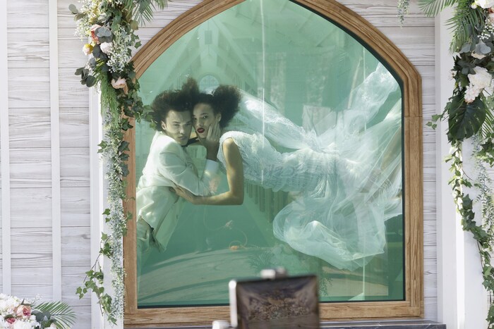 Aldin and Kadidja pose together at the wedding shoot.