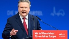 Michael Ludwig wird als Spitzenkandidat der SPÖ Wien in die Wahl gehen. Wann diese stattfinden wird, scheint wieder offen zu sein.  (Bild: APA/MAX SLOVENCIK)